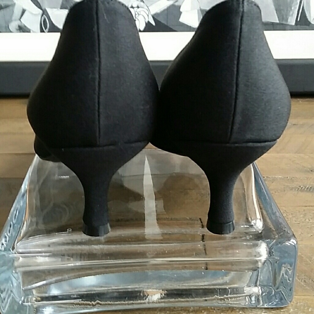 Stuart Weitzman Pumps - image 3
